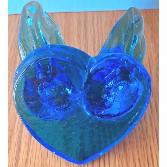 Vtg Signed Leo Ward Bluebirds of Happiness on Heart Glass Figurine Paperweight - Picture 4 of 9